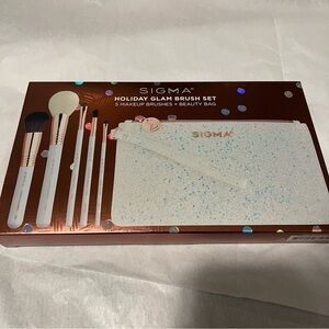 New Sigma Beauty Holiday Glam Brush Set